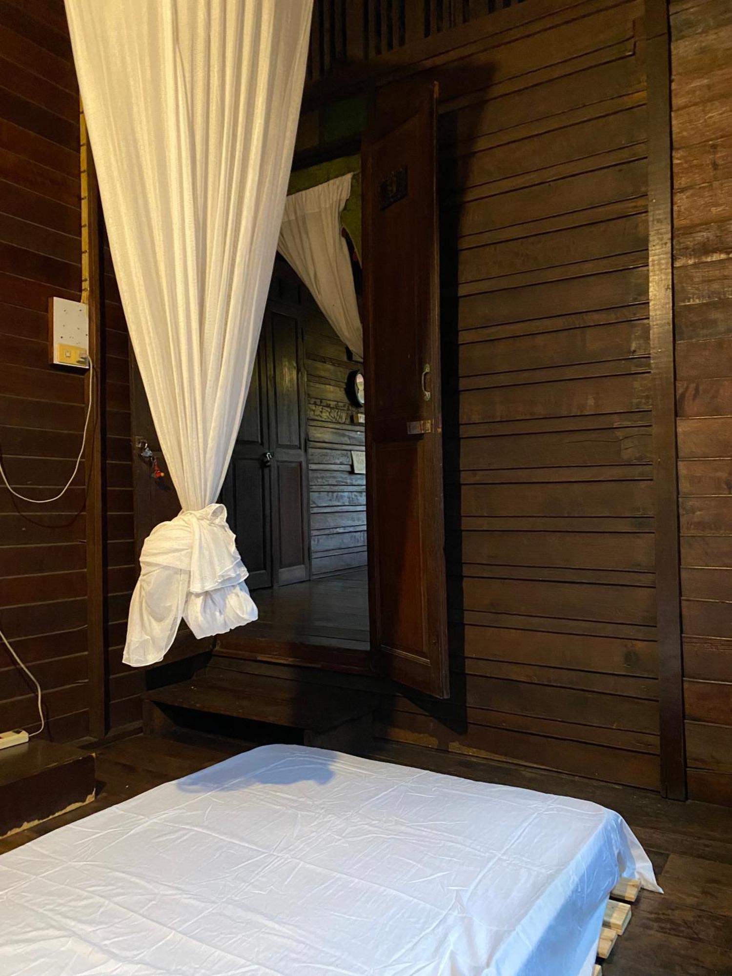 Chest'S Place Bangkok Exterior photo